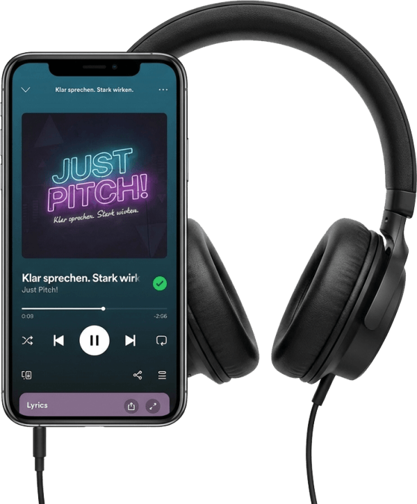 Smartphone mit dem Podcast Just Pitch und Kopfhörer